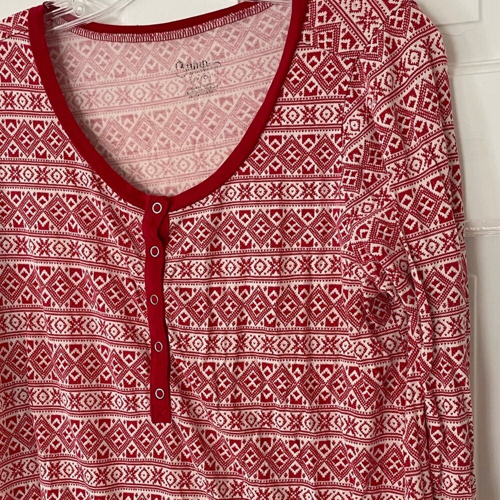 Bump In the Night Winter Theme Sleep Top - Picture 2 of 3
